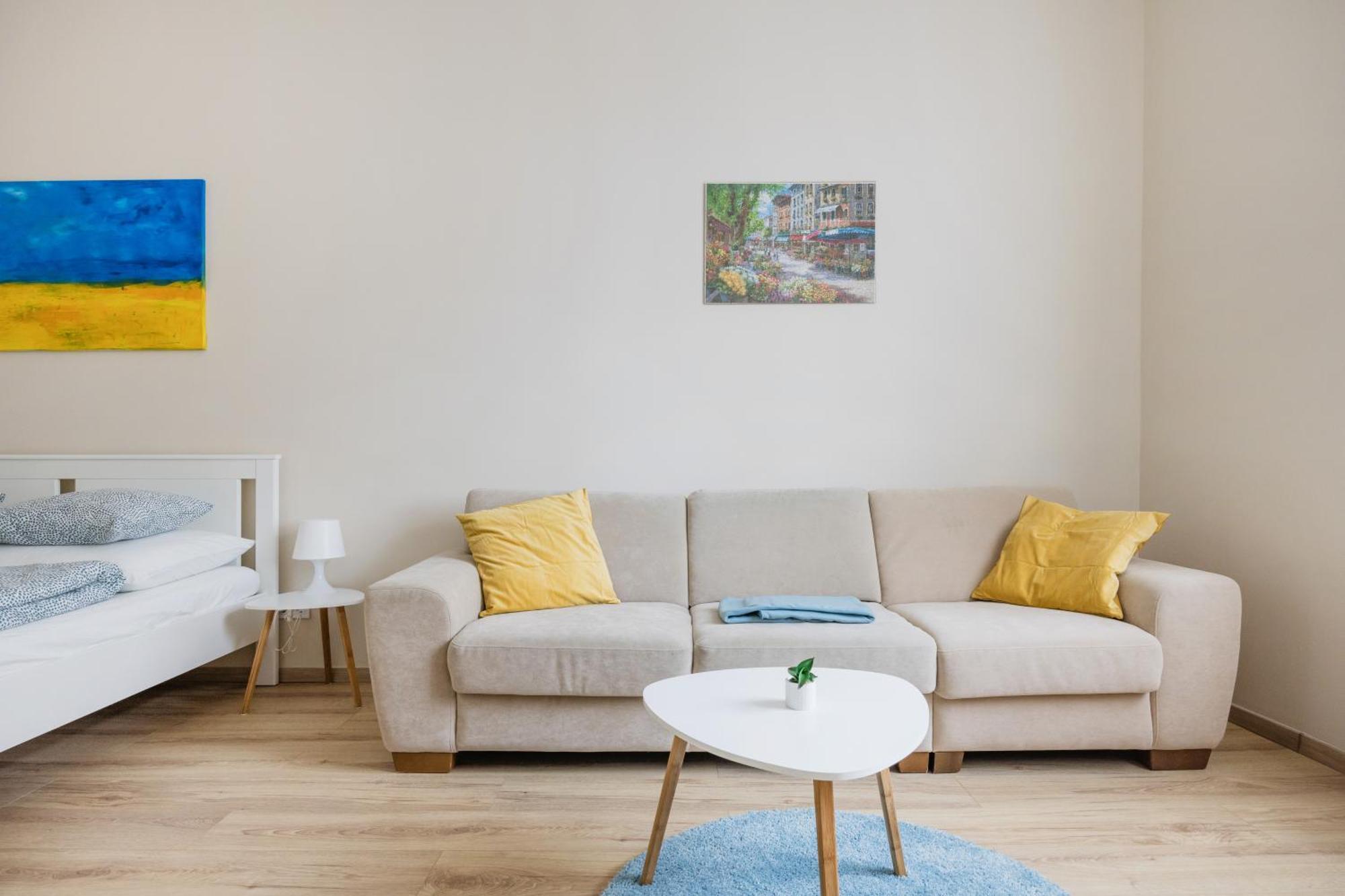 Stylish New With 2 Bedrooms In Buda 2 * Budapest