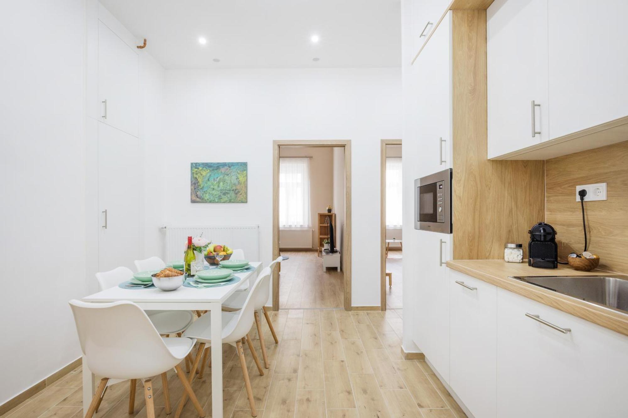 Stylish New With 2 Bedrooms In Buda 2 Apartment