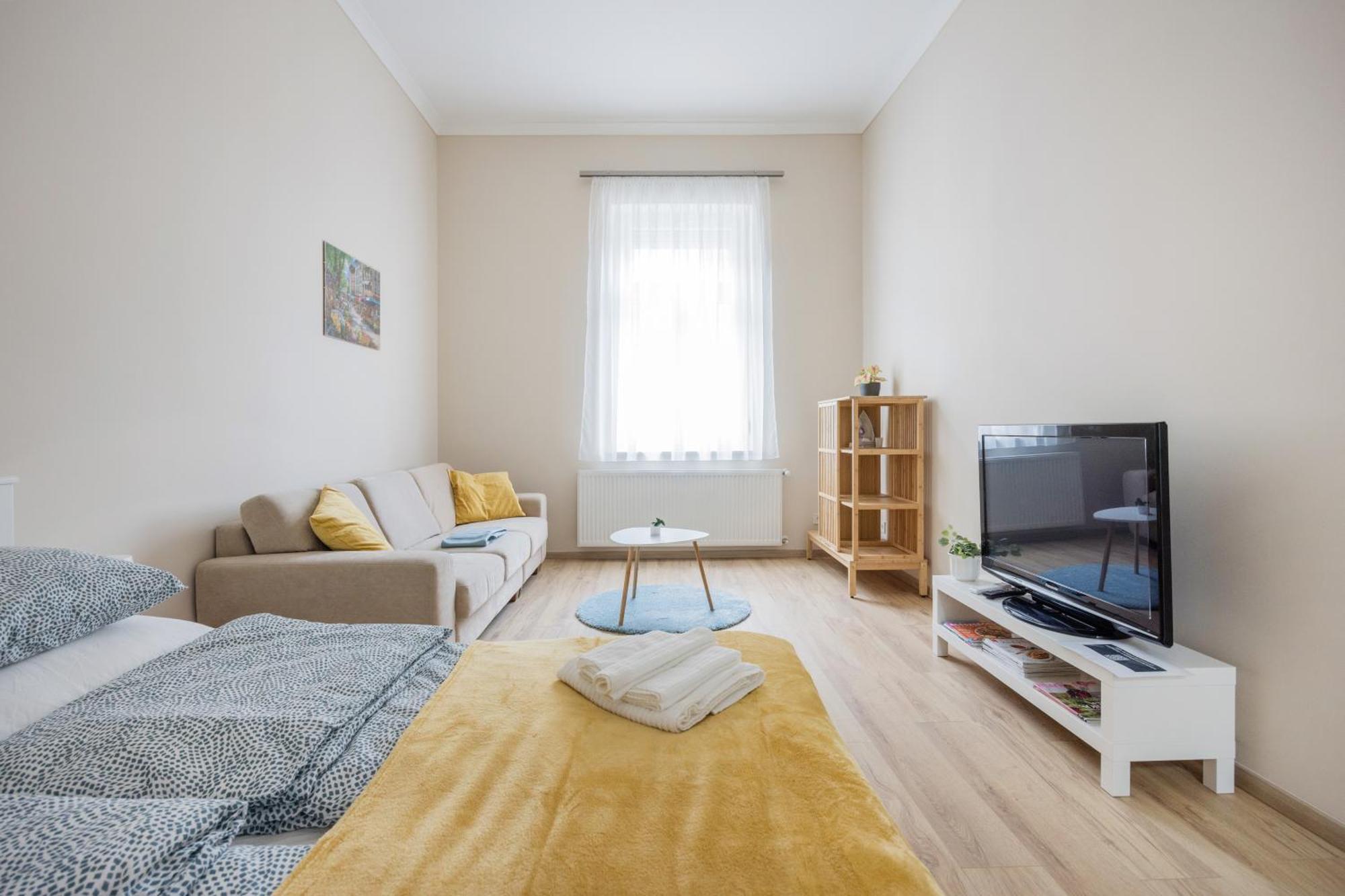 Stylish New With 2 Bedrooms In Buda 2 Budapest